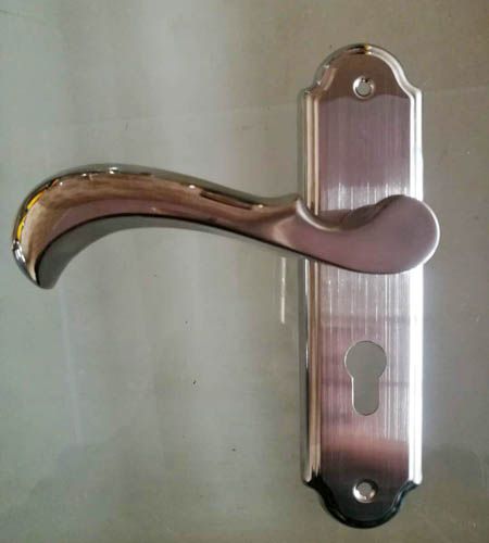 不銹鋼室內(nèi)門(mén)鎖水磨細(xì)拉絲和粗拉絲對(duì)比圖|鎖具批發(fā)價(jià)差5毛(圖)